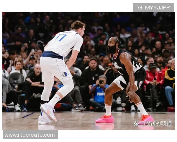 武汉羽毛球队逆袭之路揭秘：从低谷到巅峰的奋斗与荣耀